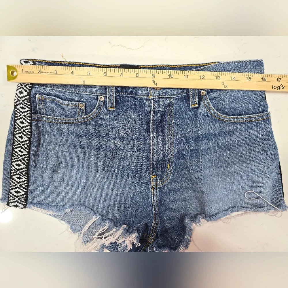BDG Denim Shorts‎ Women's Girlfriend High Rise Urban Outfitters Blue Cut Offs 31